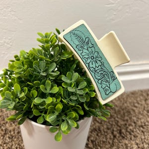 Cute Western Wooden Claw Clip!