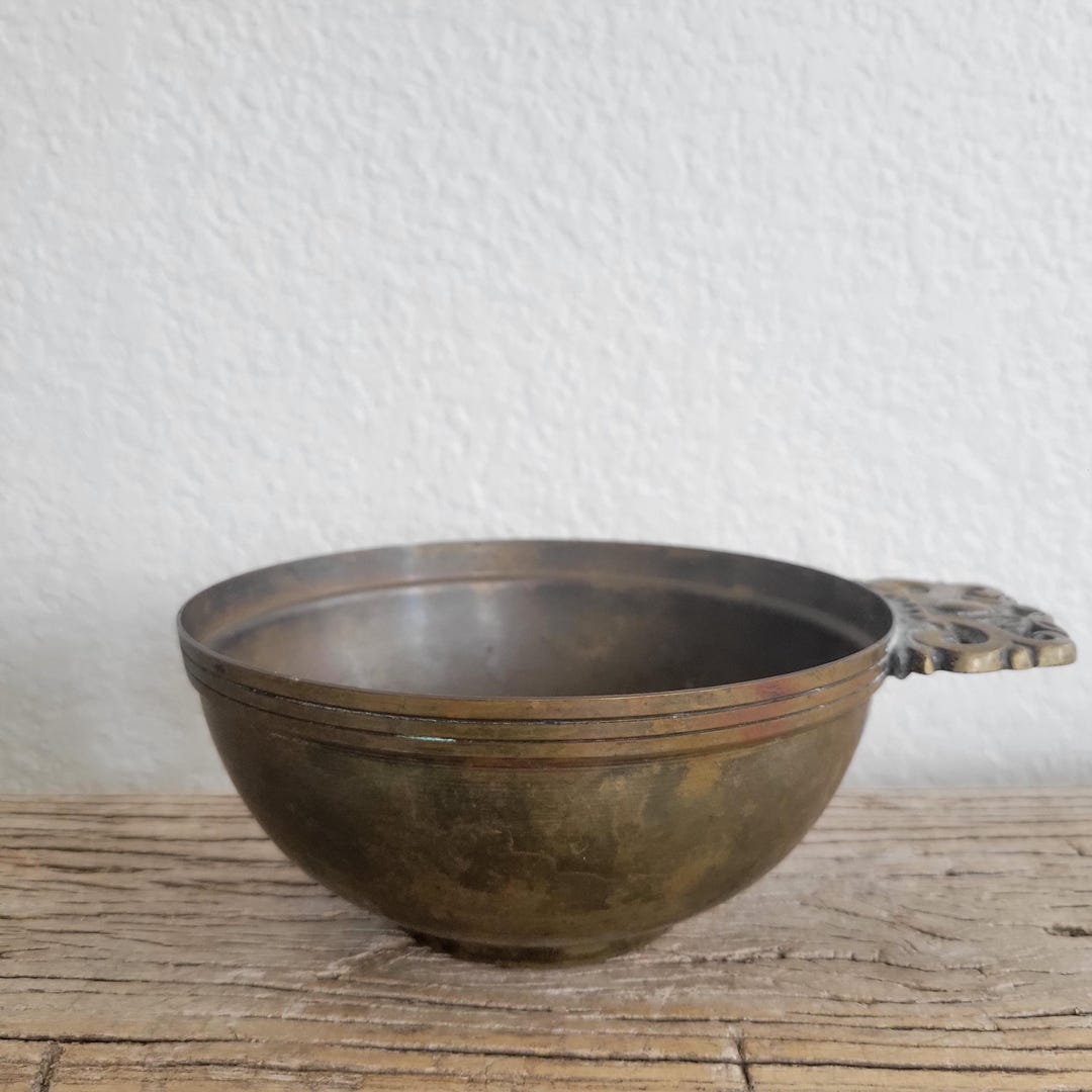ヴィンテージの真鍮製装飾ボウル（装飾ハンドル付き） - Etsy 日本