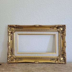 Vintage Hollywood Regency Gold Gilded Wood Picture Frame - 6x12 inch