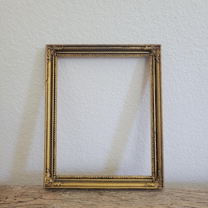 Vintage Gold Gilded Ornate Wooden Picture Frame - Solid Wood - Holds an 8x10 in Painting