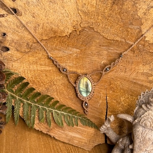 Handmade micro-macrame necklace with natural labradorite stone - boho necklace - hippie necklace - zen necklace - natural stone necklace