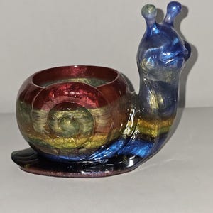 Resin Snail Planter, Trinkets, and Jewelry holder.