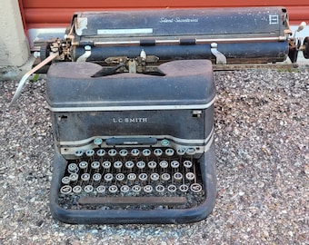 RARE Vintage Smith Corona Typewriter