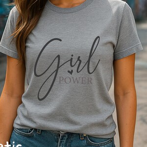 Maglietta ispiratrice Girl Power per abbigliamento da donna, maglietta grafica alla moda, regalo per ragazze e femministe.