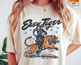Camiseta Easy Tiger Comfort Colors®, camiseta vintage de tigre a la moda, camiseta extragrande, camiseta retro boho hippie, camisetas para festivales, camiseta con estampado estético