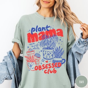 Puede incluir: Una taza de cer&aacute;mica blanca con un asa negra y el texto "But First, Coffee" en un estilo manuscrito. La taza est&aacute; sobre una superficie blanca. La taza mide 10 cm de alto.