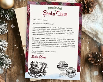 Könnte beinhalten: Ein Brief vom Weihnachtsmann mit einem rot-grünen Karomuster, adressiert an ein Kind. Der Brief enthält eine Weihnachtsbotschaft, eine Zeichnung des Weihnachtsschlittens und einen Stempel "Geprüft & Genehmigt".