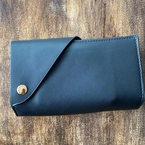 Cartera triple Coco + Carmen, billetera elegante, cuero vegano, regalos para ella, billetera que se adapta a todo, como nueva