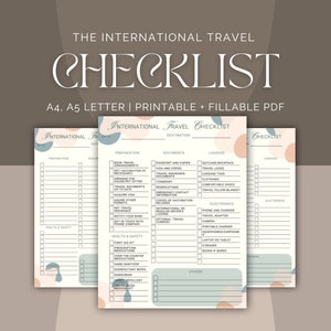 Pode incluir: Lista de verificação imprimível para viagens internacionais com seções para preparação, documentos, bagagem, eletrônicos, saúde e segurança e outros. A lista de verificação é projetada em um esquema de cores azul claro e pêssego com formas abstratas.