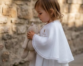 Mantellina da battesimo in lino personalizzata con angelo ricamato, scialle bianco da battesimo per neonato o neonata, regalo personalizzato per figlioccio/a con nome.