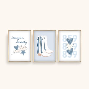 Impressions décoratives de dortoir bleu Kentucky : bottes BCBG, carte de Lexington (téléchargement numérique, lot de 3)