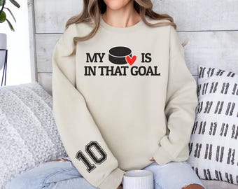 Felpa divertente per mamma portiere di hockey, maglione per mamma portiere di hockey, maglietta grafica per mamma di hockey su ghiaccio, maglietta divertente per mamma