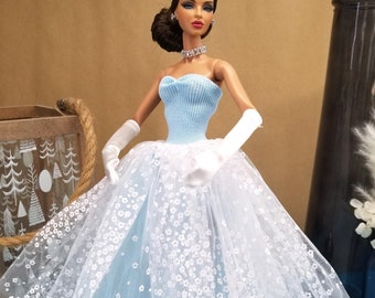 FROZEN | Ice princess dress with satin gloves for FR, BB and other fashion dolls | with high-quality jewelry and shoes | Integrity Toys