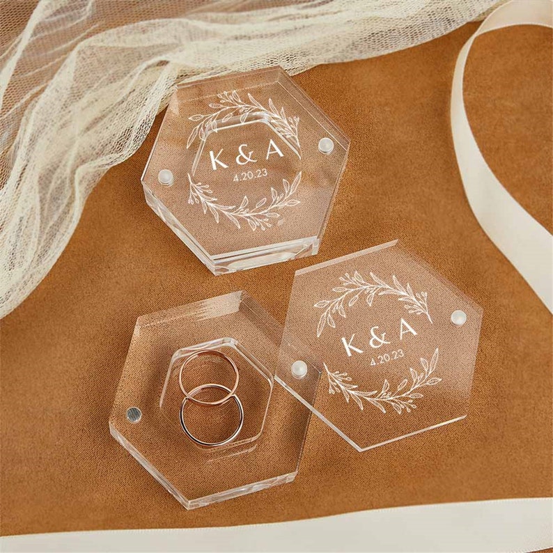 Boîte à alliances personnalisée, boîte à bagues en acrylique personnalisée, boîte à bagues pour cérémonie de mariage de fiançailles, cadeaux pour la mariée gravée image 4