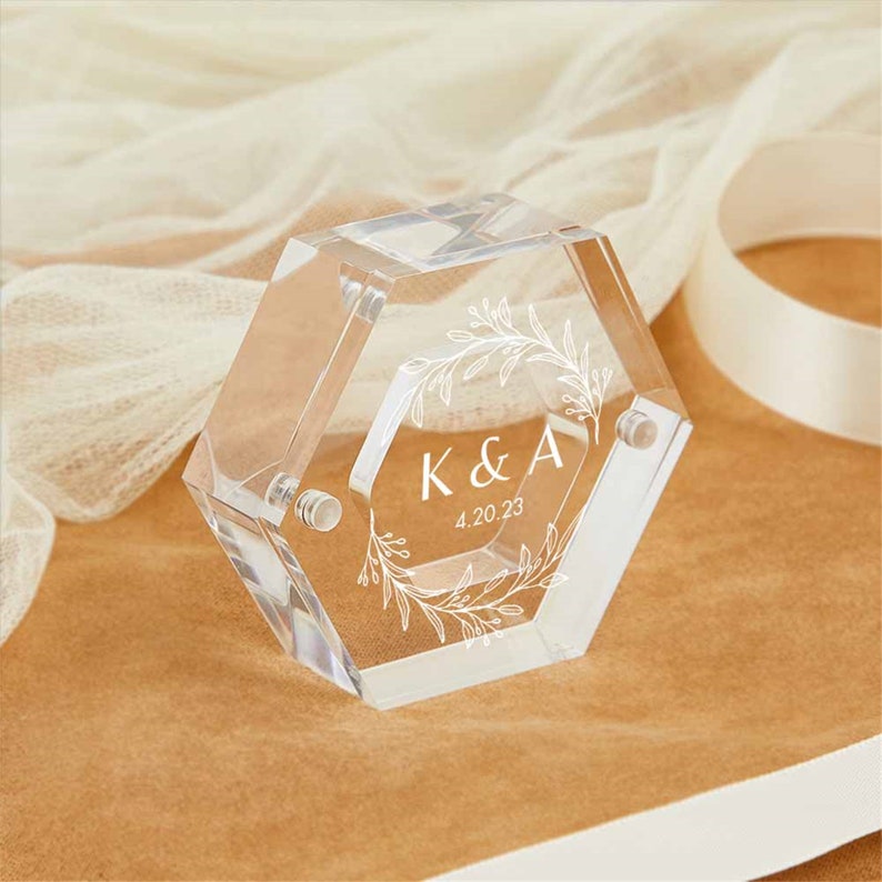 Caja de anillo de boda personalizada, caja de anillo de acrílico personalizada, caja de anillo de ceremonia de boda de compromiso, regalos para portador de anillo grabado de novia imagen 3