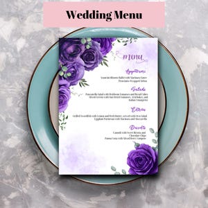 Edytowalny szablon menu weselnego z fioletowymi różami, drukowane menu kolacji weselnej z fioletowymi kwiatami, spersonalizowana karta menu weselnego z fioletowymi różami