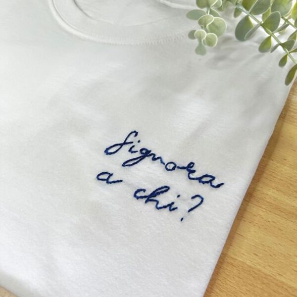 Personalized T-shirt with handmade embroidery, T-shirt, Personalized gift, birthday gift, Valentine's day gift, personalized