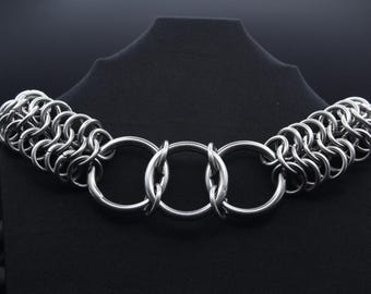 Låsbart ringbrynjehalsband med 3 O-ringar för vuxna