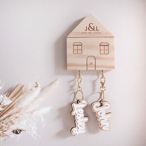 Personalized House Key Holder – Solid Pine Wood, Housewarming Gift