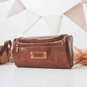 Personalised Men Toiletry Bag - Father&#39;s Day Gift, Gift for Him, Groomsmen Gift, Personalised Gift for Dad, PU Leather Toiletry Bag