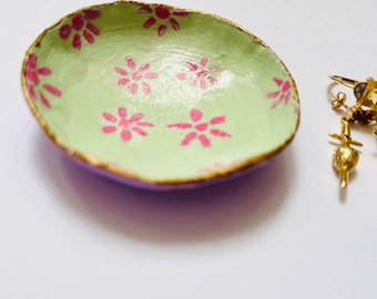 Plato de joyería hecho a mano de arcilla- plato de anillo-plato de baratija-captura todo plato-plato de arcilla, plato lindo, plato de cerámica, plato único, plato hecho a mano