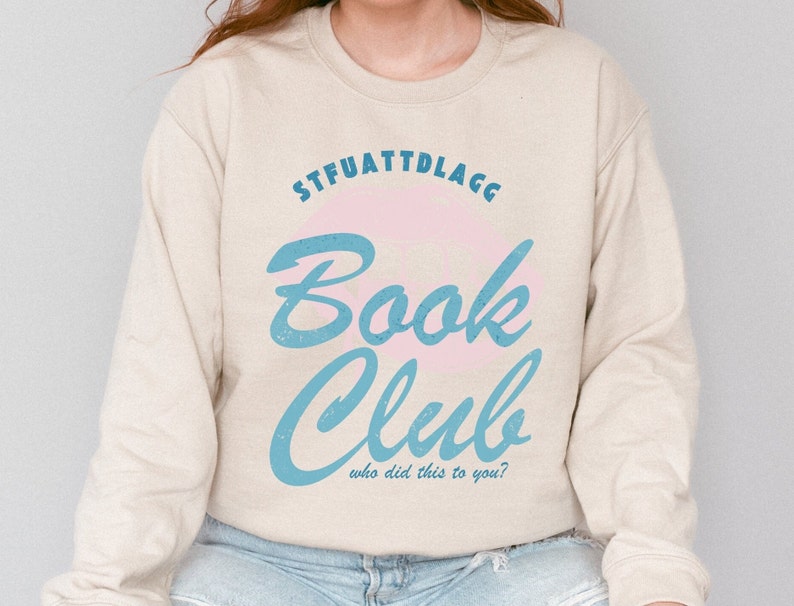 saand gildan sweatshirt stfuattdlagg crewneck sweatshirt. bookish smut sweatshirt. retro bookish sweater.