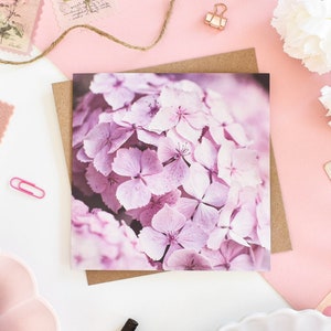 Tarjeta de felicitación con hortensias rosas, tarjeta de felicitación floral, tarjetas de felicitación botánicas, tarjeta de cumpleaños floral, tarjetas de notas en blanco, tarjeta de agradecimiento