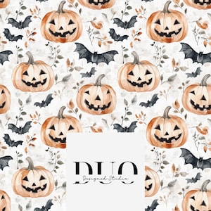 Peut inclure: Un motif sans couture avec des illustrations à l'aquarelle de citrouilles orange en forme de jack-o'-lantern avec des yeux, des nez et des bouches noirs, et des chauves-souris noires sur un fond blanc.