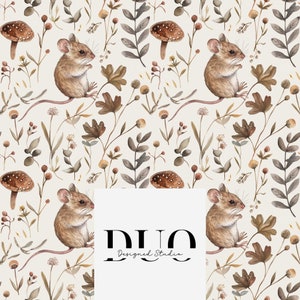Puede incluir: Un patrón sin costuras con ilustraciones de acuarela de ratones, setas y follaje. El fondo es de color beige claro. El patrón es perfecto para telas, papel tapiz o papel de regalo.