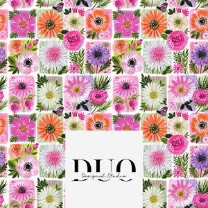Pode incluir: Um padrão repetitivo de flores pintadas à mão em tons de rosa, laranja e roxo com folhagem verde e pequenas borboletas sobre um fundo branco. Um retângulo branco sobreposto apresenta o texto em preto DUO Designed Studio.
