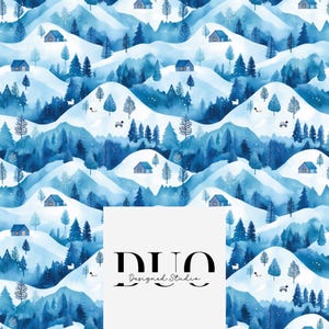 Peut inclure: Un motif répétitif représentant un paysage hivernal avec des montagnes en aquarelle bleue, des collines enneigées, des conifères et de petites maisons. Des petits moutons sont dispersés. Le texte DUO Designed Studio est au centre.