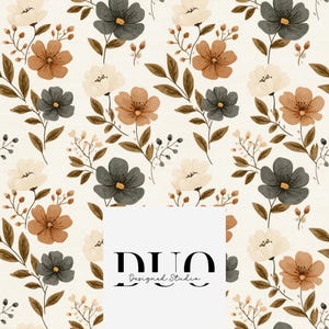 Op de afbeelding: Een herhalend bloemenpatroon met donkergrijze, lichtcrème en terracotta oranje bloemen met bruine stengels en bladeren op een lichtbeige achtergrond. Een wit vierkant in het midden toont de zwarte tekst DUO Designed Studio.