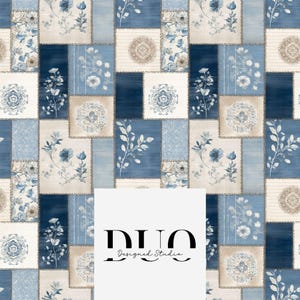 Puede incluir: Un diseño de patchwork con cuadrados de diferentes patrones y colores. El diseño incluye motivos florales y geométricos en tonos de azul, beige y blanco. El texto "DUO Designed Studio" está en la parte inferior central.
