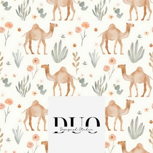 Op de afbeelding: Een naadloos patroon met aquarel illustraties van kamelen, cactussen en bloemen op een witte achtergrond. Het patroon is perfect voor stoffen, behang of andere ontwerp projecten.