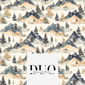 Op de afbeelding: Een naadloos patroon met aquarel illustraties van bergen, bomen en wolken in tinten blauw, bruin en goud. De achtergrond is licht crèmekleurig.