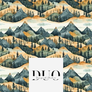 Puede incluir: Un patrón sin costuras que presenta una ilustración de acuarela de una cordillera con un bosque en primer plano. Las montañas son de un azul profundo y el bosque es una mezcla de verde y amarillo. El fondo es de color crema claro.
