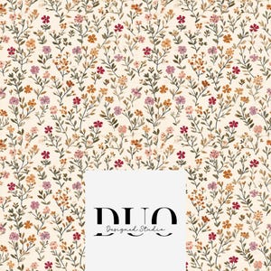 Puede incluir: Patrón floral con pequeñas flores rojas, naranjas y rosas sobre un fondo crema. El diseño incluye delicados tallos y hojas verdes, creando un tema botánico natural. El texto "DUO Designed Studio" está en la parte inferior.