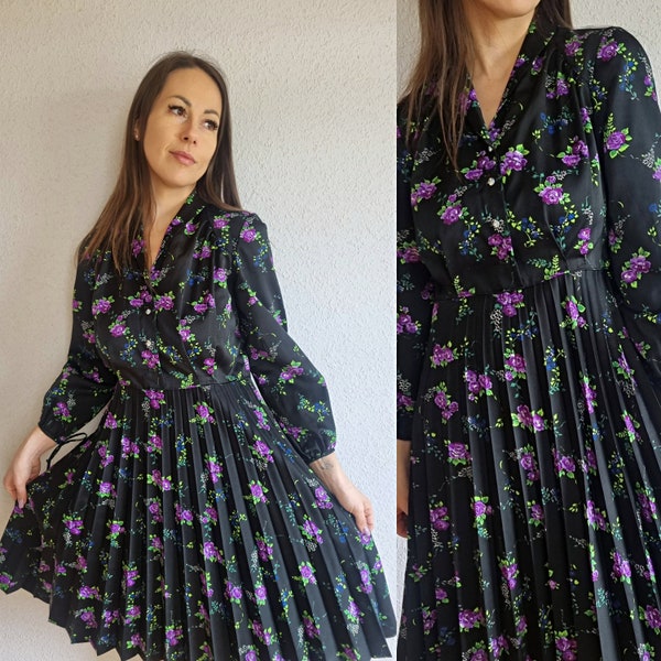 80s Handmade Dress / Vintage Pleated Dress / Retro Dress / Vintage Black Purple Floral Dress/ 80s Pleated Dress / 80s Long Sleeve  Dress