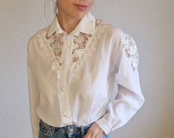 Chemisier chemise à volants en dentelle vintage des années 90 en blanc