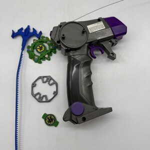 Beyblade G Revolution Draciel G Engine Gear RC Remote W Beyblade Incomplete image 4