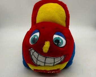 Coche de peluche Thriftlodge Miles para niños, pequeño, rojo, amarillo y azul, juguete publicitario vintage.