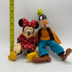 Disney-figuren: Minnie Mouse en Goofy, vintagestijl afbeelding 2