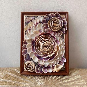 Handgemaakte schelpbloem muurkunst • Natuurlijk kustdecor (7,5 x 6 inch)