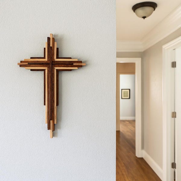 Cruz de madeira em camadas feita à mão – Arte de parede patriótica e inspirada na fé – Feita por veteranos