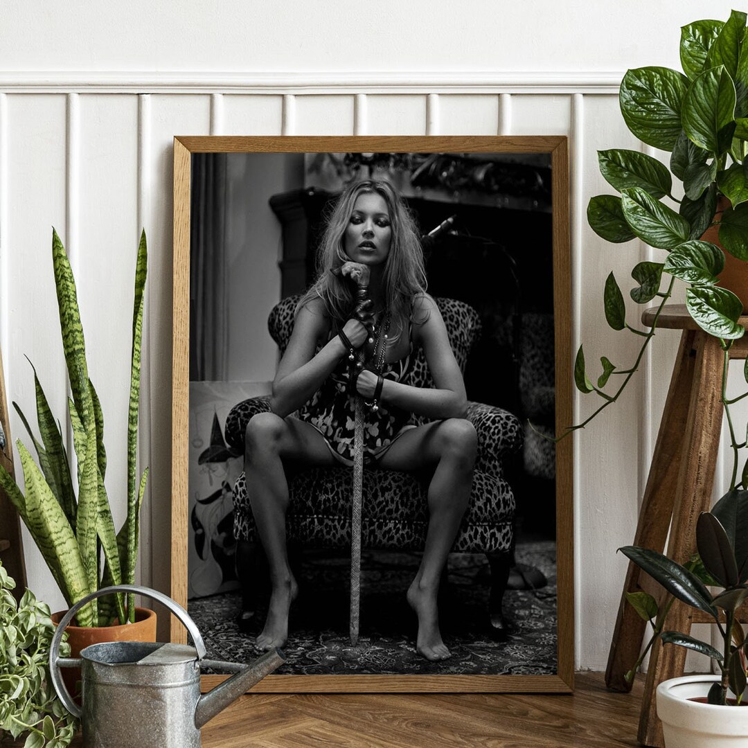 Kate Moss Poster Kate Moss Toilet Fashion Poster Fashion Wall Art Woman ...