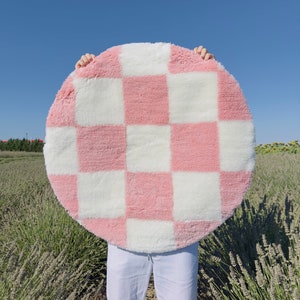 Pink Checkered Tufted Rug Housewarming Gift Contemporary Rug Bedroom Aesthetics Home Gift Checkered Cirlcle Rug Gifts for Her image 1