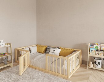 Accesibilidad mejorada: cama para niños pequeños en el piso con acceso a puerta central