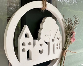 Raysin Door Wreath with Houses & Tree – Modern Decorative Wreath – Minimalist Wall Decor with Dried Flowers – Housewarming Gift