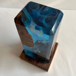 Custom Night Light, Resin light,  Handmade Epoxy and Wood Table Lamp – USB Powered Decorative Resin Lamp – Modern Ambient Lighting