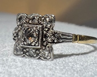 Beautiful Edwardian diamond cluster ring on an 18ct gold and platinum mount